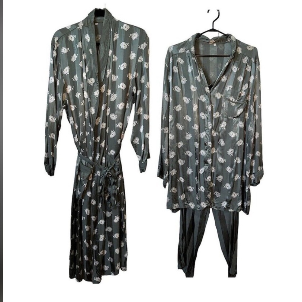 Vintage Gray-green Floral Pajama Set